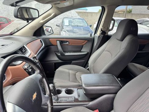 Used 2015 Chevrolet Traverse LT w/ Traveler's Package AWD/4WD image 35