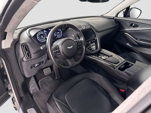 Used 2021 Aston Martin DBX image 10