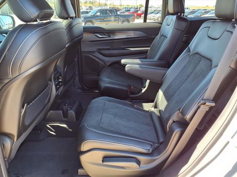 New 2025 Jeep Grand Cherokee L Altitude image 13