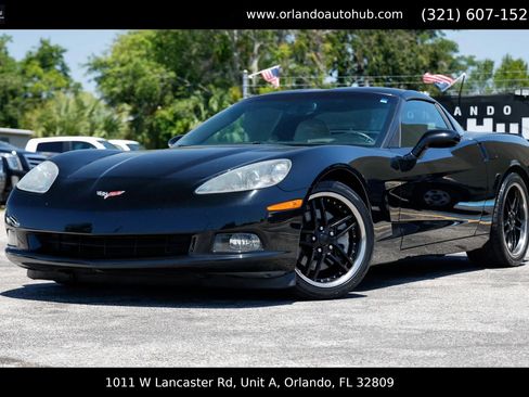 Used 2005 Chevrolet Corvette Coupe w/ Preferred Equipment Group RWD image 1
