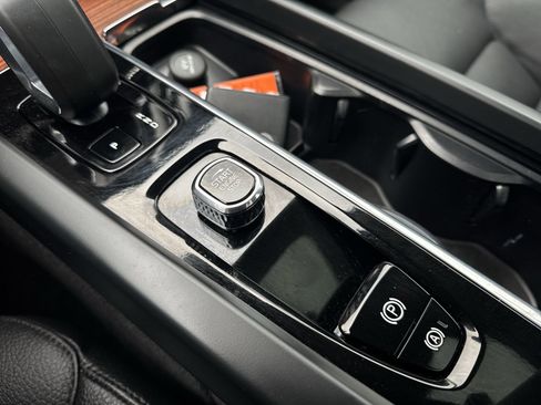 Used 2024 Volvo XC60 T8 Plus w/ Climate Package image 17