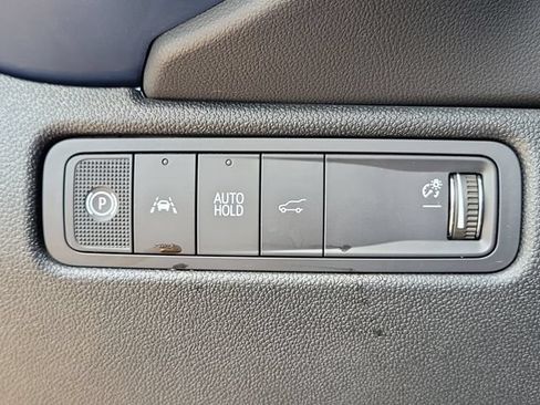 Certified 2025 Chevrolet Equinox EV LT w/ Convenience Package FWD image 26