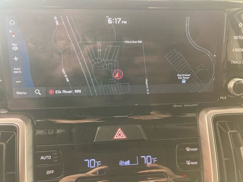 Used 2023 Kia Sorento S image 2