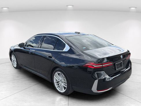Certified 2024 BMW 530i w/ Convenience Package RWD image 6