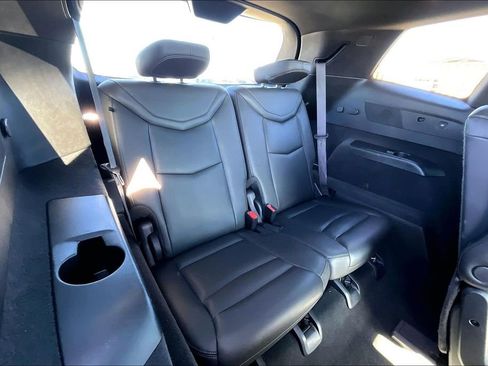Used 2025 Cadillac XT6 Premium Luxury image 38