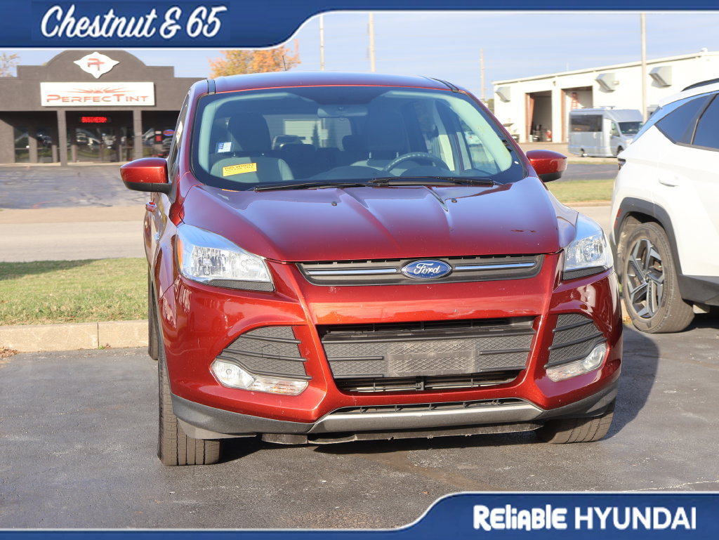 Used 2016 Ford Escape SE w/ SE Cold Weather Package FWD image 4