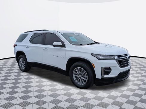 Used 2023 Chevrolet Traverse LT w/ Rear Camera Mirror Package AWD/4WD image 3