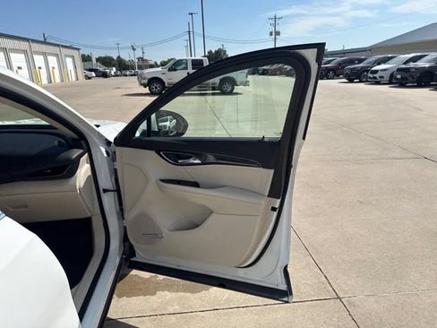 Used 2021 Buick Envision Essence w/ Technology Package I AWD/4WD image 21