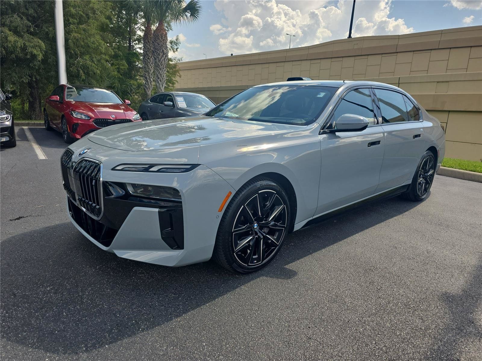 Certified 2023 BMW i7 xDrive60 w/ Luxury Rear Seating Package AWD/4WD image 6