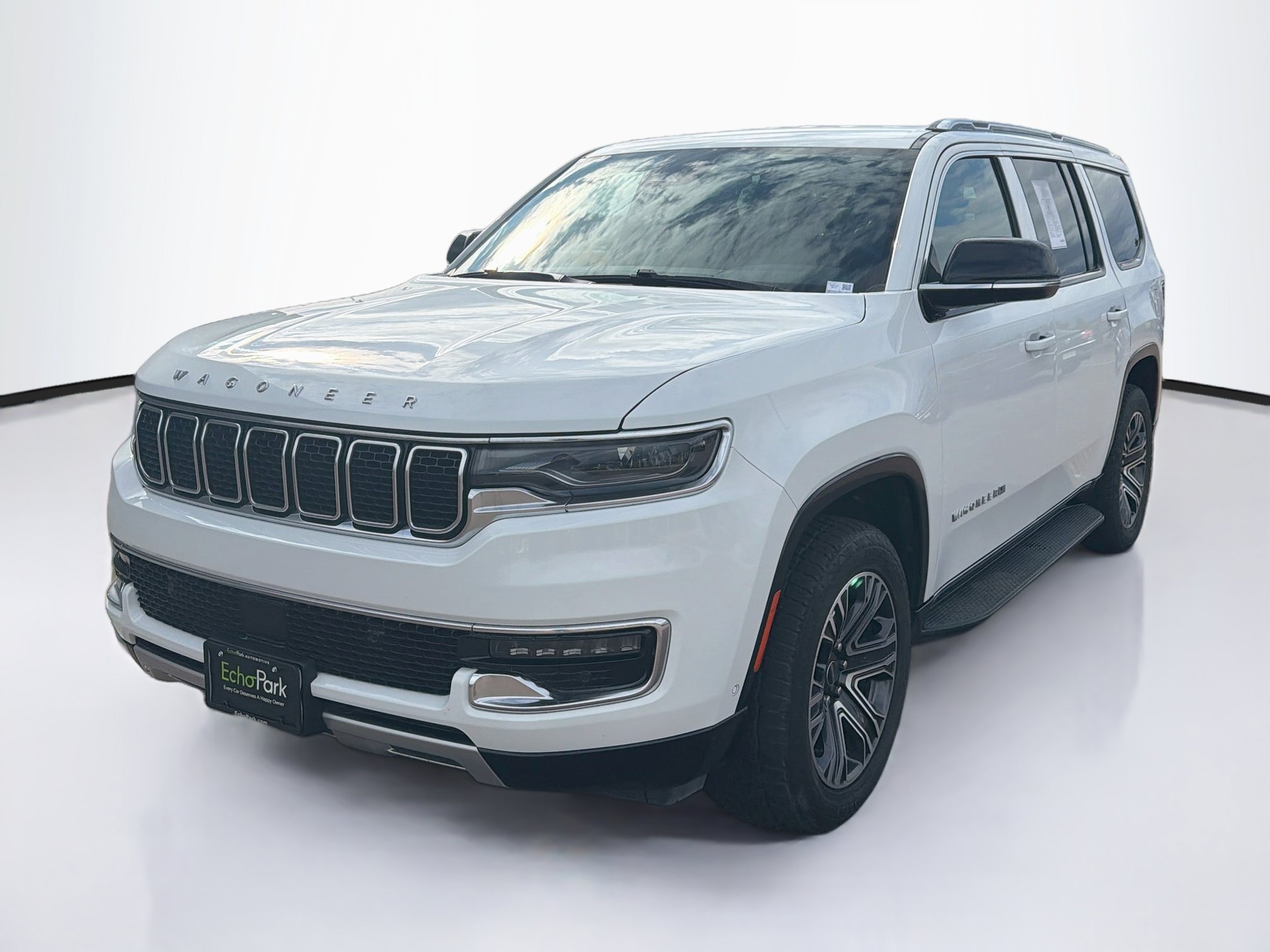 Used 2025 Jeep Wagoneer Series II AWD/4WD image 3
