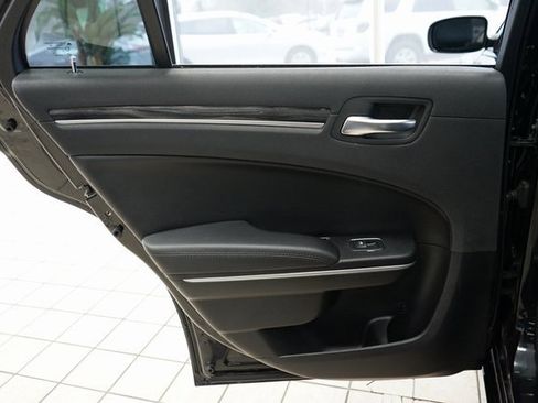 Used 2021 Chrysler 300 Touring w/ Sport Appearance Package image 41