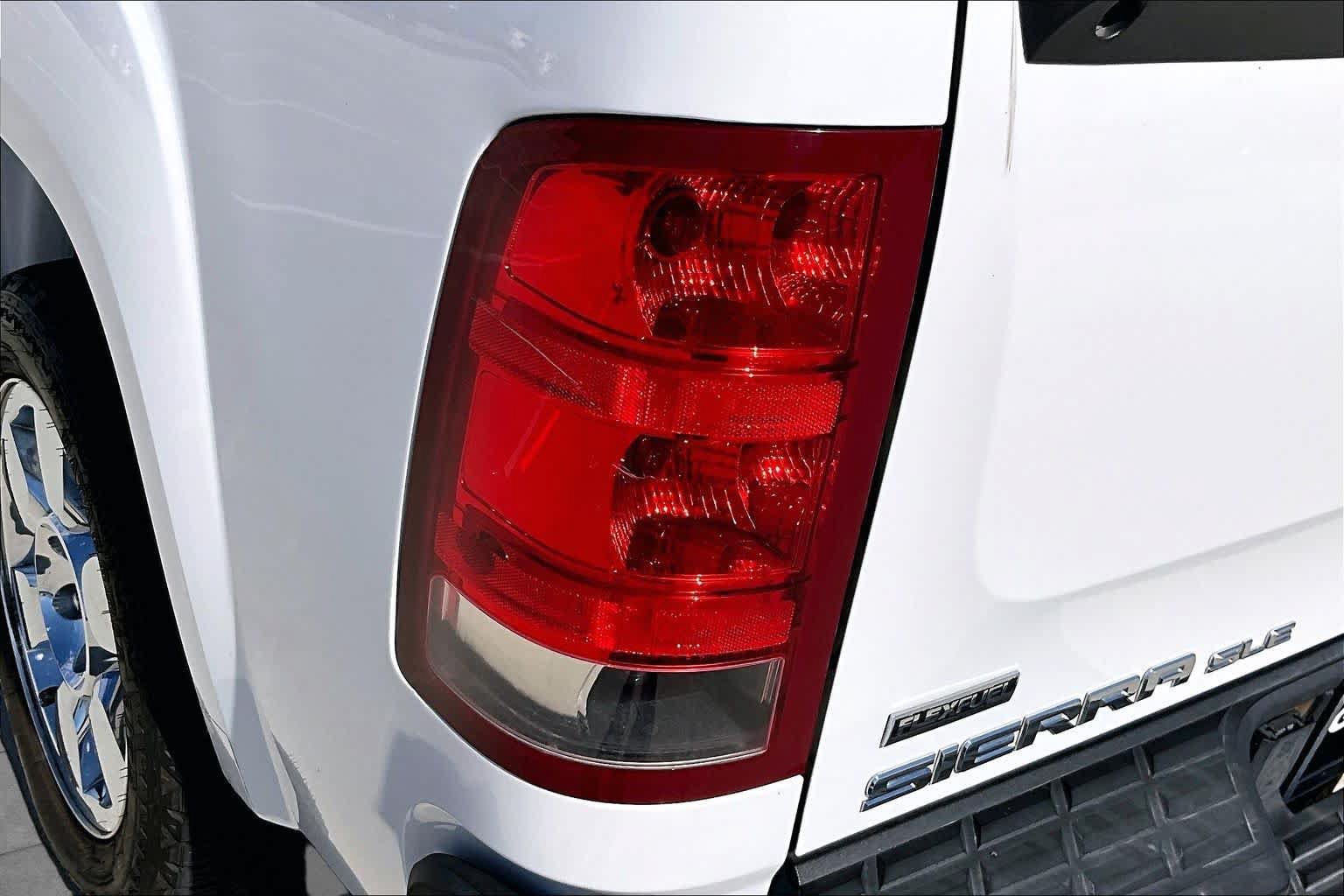 Used 2011 GMC Sierra 1500 SLE w/ Regional Value Package RWD image 24