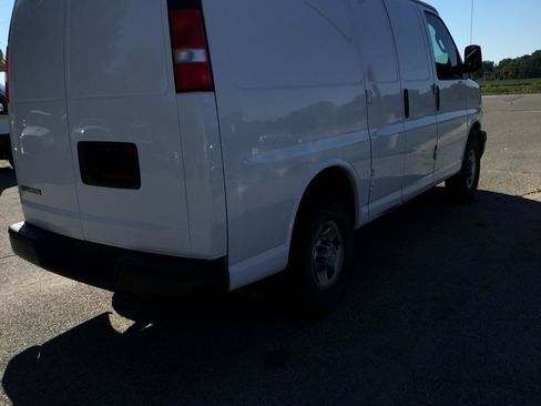 Used 2020 Chevrolet Express 2500 w/ Communications Package RWD image 6
