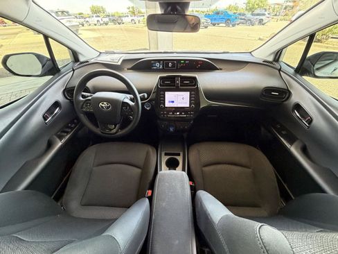 Used 2022 Toyota Prius LE FWD image 21
