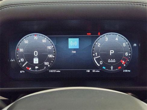 Used 2025 Land Rover Defender 110 X-Dynamic SE image 15