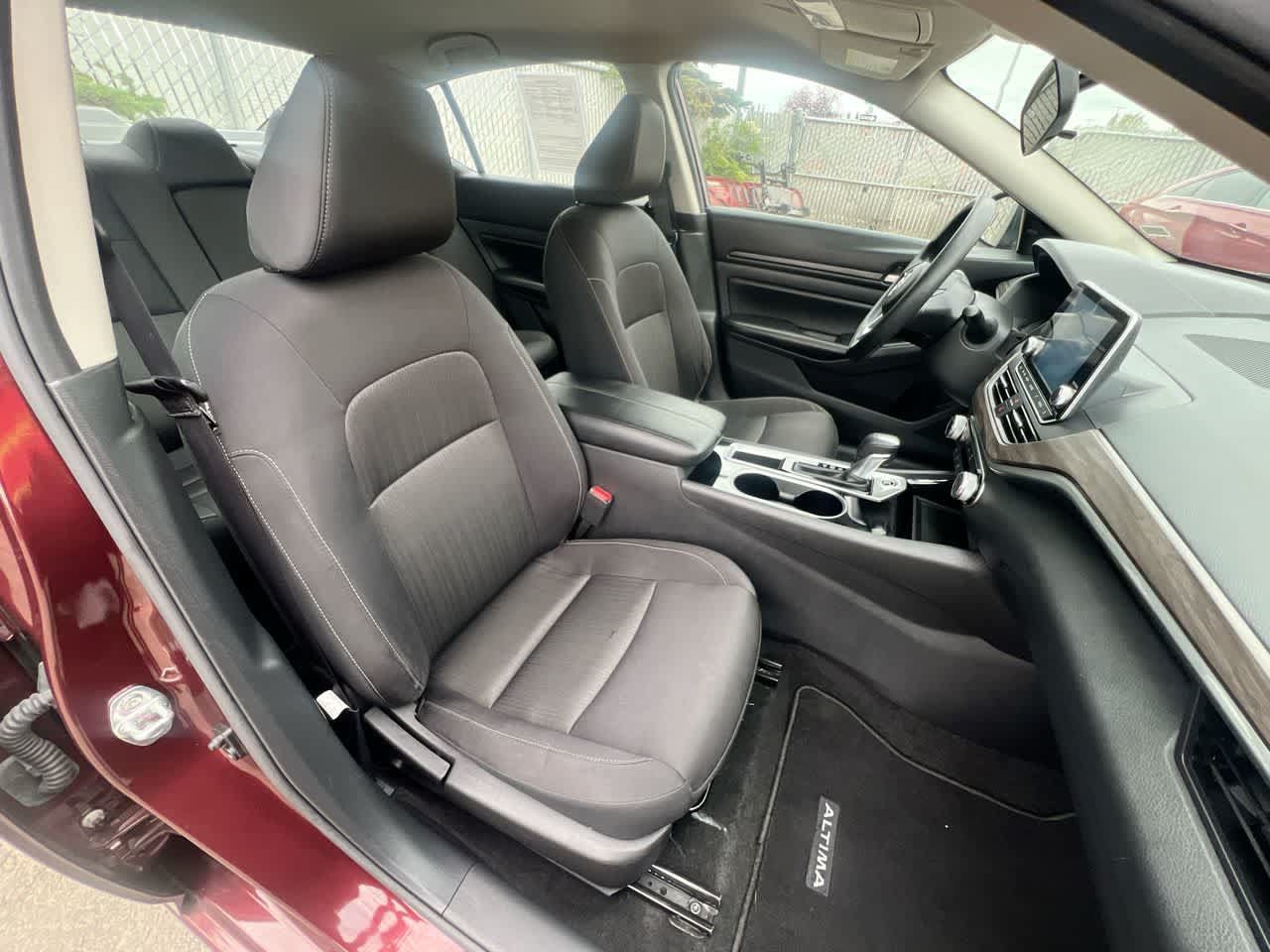 Used 2024 Nissan Altima 2.5 SV FWD image 28