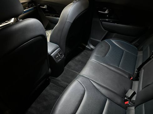 Certified 2022 Kia Niro EX Premium image 14