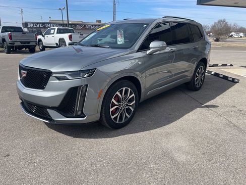 Used 2024 Cadillac XT6 Sport image 3