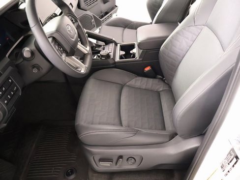 Used 2025 Toyota 4Runner TRD Off-Road Premium image 11