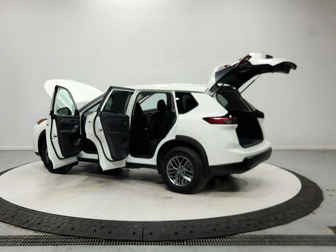 Used 2024 Nissan Rogue S AWD/4WD image 14