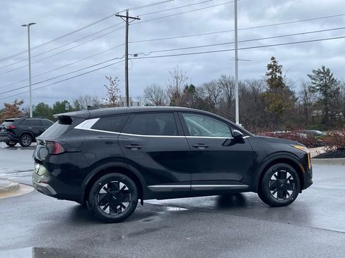 New 2026 Kia Sportage LX FWD image 8