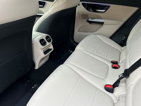 New 2026 Mercedes-Benz GLC 300 4MATIC image 11