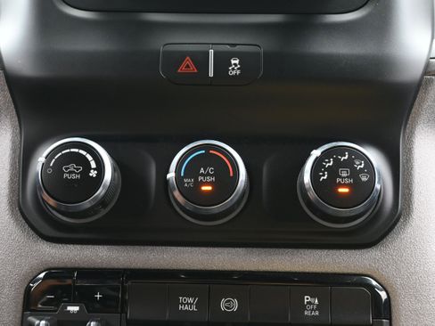 Used 2024 RAM 2500 Tradesman w/ Chrome Appearance Group AWD/4WD image 35