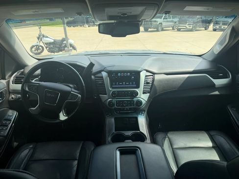 Used 2019 GMC Yukon XL SLT AWD/4WD image 17