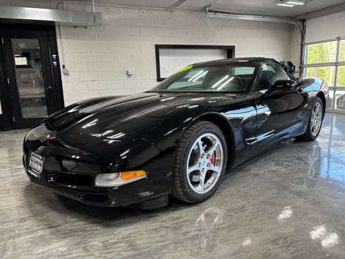 Used 2004 Chevrolet Corvette Convertible w/ Preferred Equipment Group RWD image 4