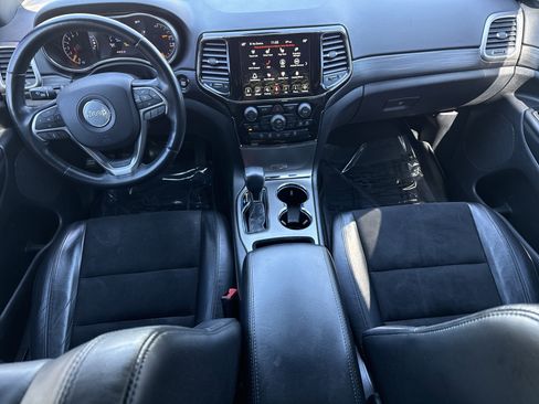 Used 2021 Jeep Grand Cherokee Laredo X image 27