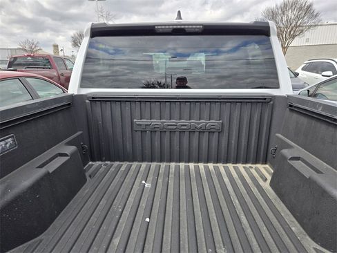 Used 2025 Toyota Tacoma SR5 image 8