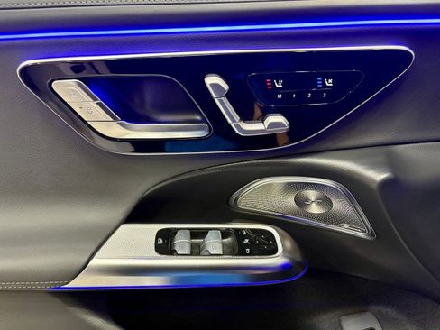 New 2025 Mercedes-Benz E 350 4MATIC Sedan image 8