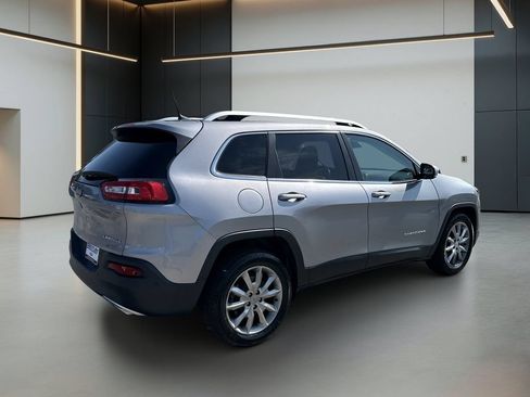 Used 2018 Jeep Cherokee Limited w/ Technology Group FWD image 6