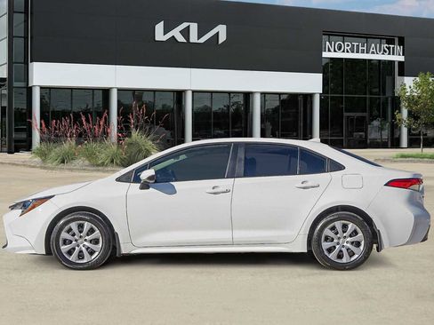 Used 2024 Toyota Corolla LE image 4