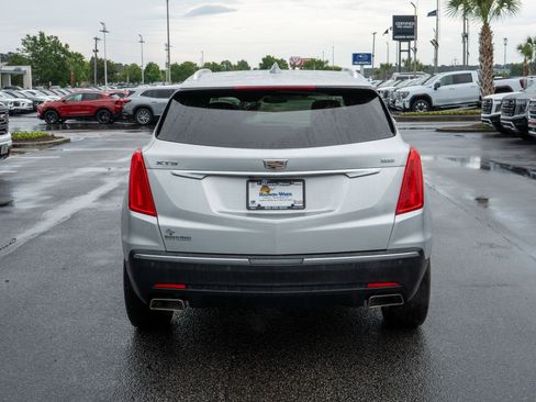Used 2018 Cadillac XT5 Premium Luxury FWD image 4