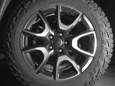 Used 2025 Jeep Compass Trailhawk AWD/4WD image 17