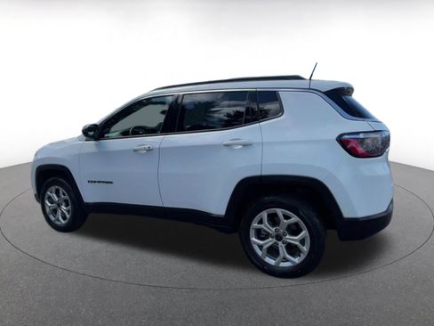 Used 2025 Jeep Compass Latitude AWD/4WD image 10