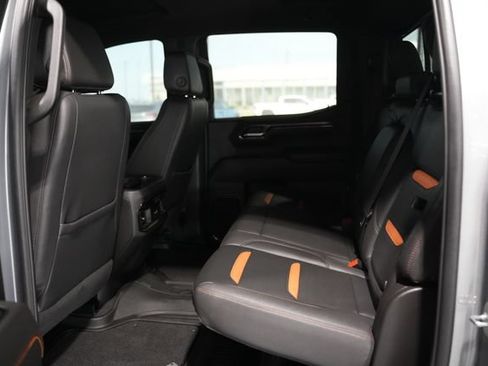 Used 2023 GMC Sierra 1500 AT4 w/ AT4 Premium Package AWD/4WD image 17