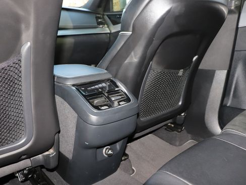 Used 2019 Volvo XC90 T6 R-Design w/ Advanced Package image 16