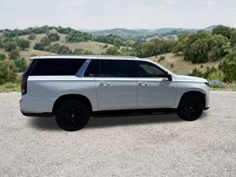 Used 2021 Cadillac Escalade ESV Premium Luxury AWD/4WD image 10