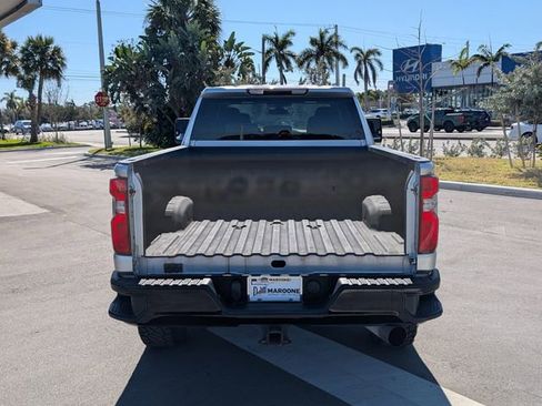 Used 2021 Chevrolet Silverado 2500 Custom w/ Custom Value Package image 11