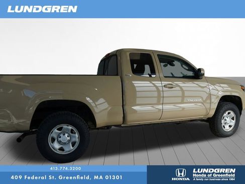 Used 2018 Toyota Tacoma SR5 image 10