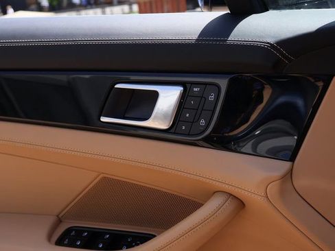 Used 2023 Porsche Panamera 4S w/ Premium Package AWD/4WD image 43