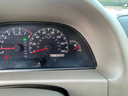 Used 2005 Toyota Camry LE FWD image 19