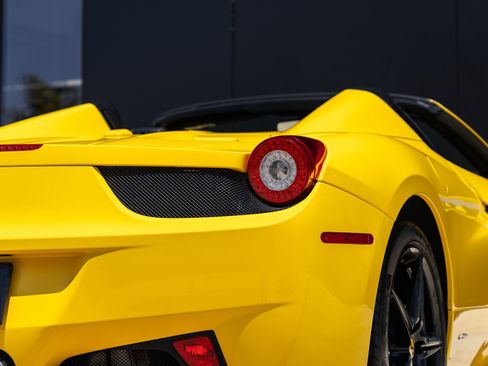 Used 2015 Ferrari 458 Spider RWD image 26