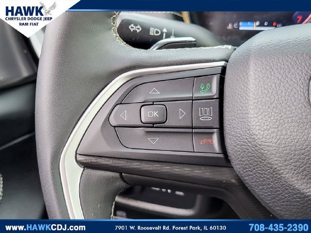 Certified 2025 Jeep Grand Cherokee Laredo X w/ Luxury Tech Group I AWD/4WD image 15