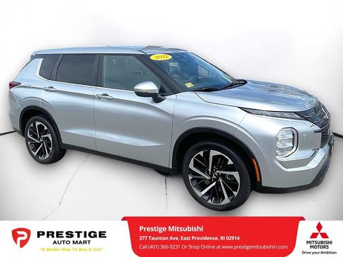Used 2022 Mitsubishi Outlander ES AWD/4WD image 1