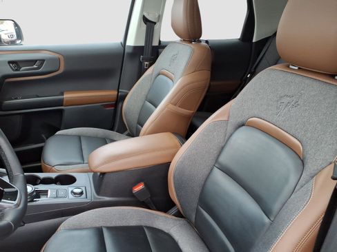 Used 2024 Ford Bronco Sport Outer Banks w/ Tech Package image 12