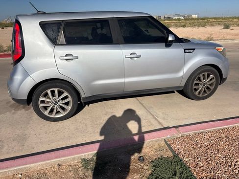 Used 2018 Kia Soul + FWD image 20
