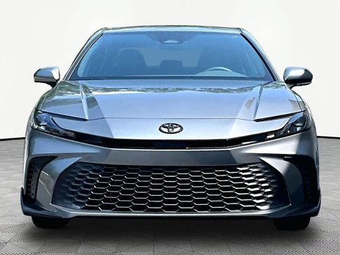 Used 2026 Toyota Camry SE w/ Convenience Package FWD image 4